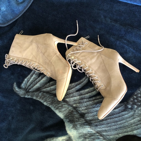 Heels - Picture 3 of 3